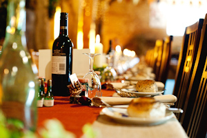 Banquet table