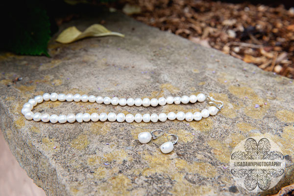 Pearl necklace earrings