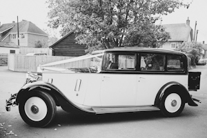 vintage wedding car