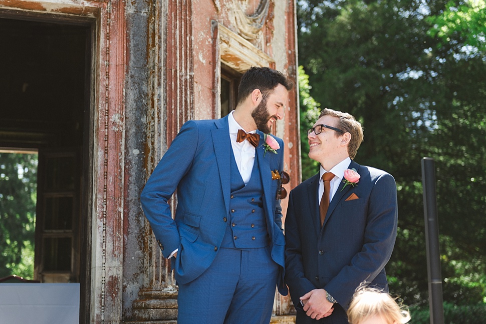 groom and best man