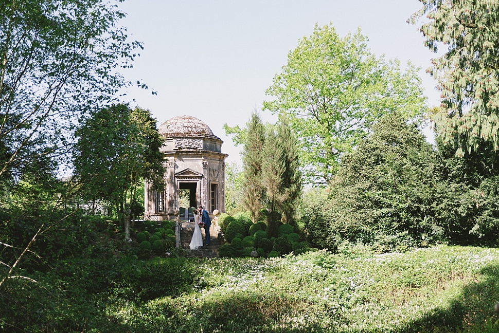 romantic wedding photo wiltshire