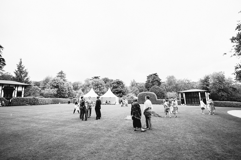 Garden party wedding wiltshire